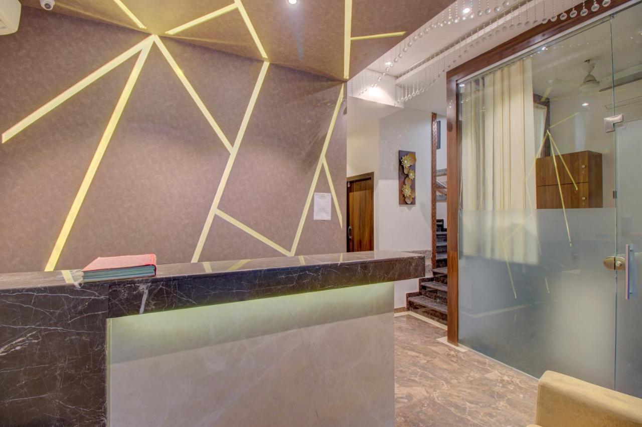 OYO 76180 Hotel Meriton Mumbai Exterior foto