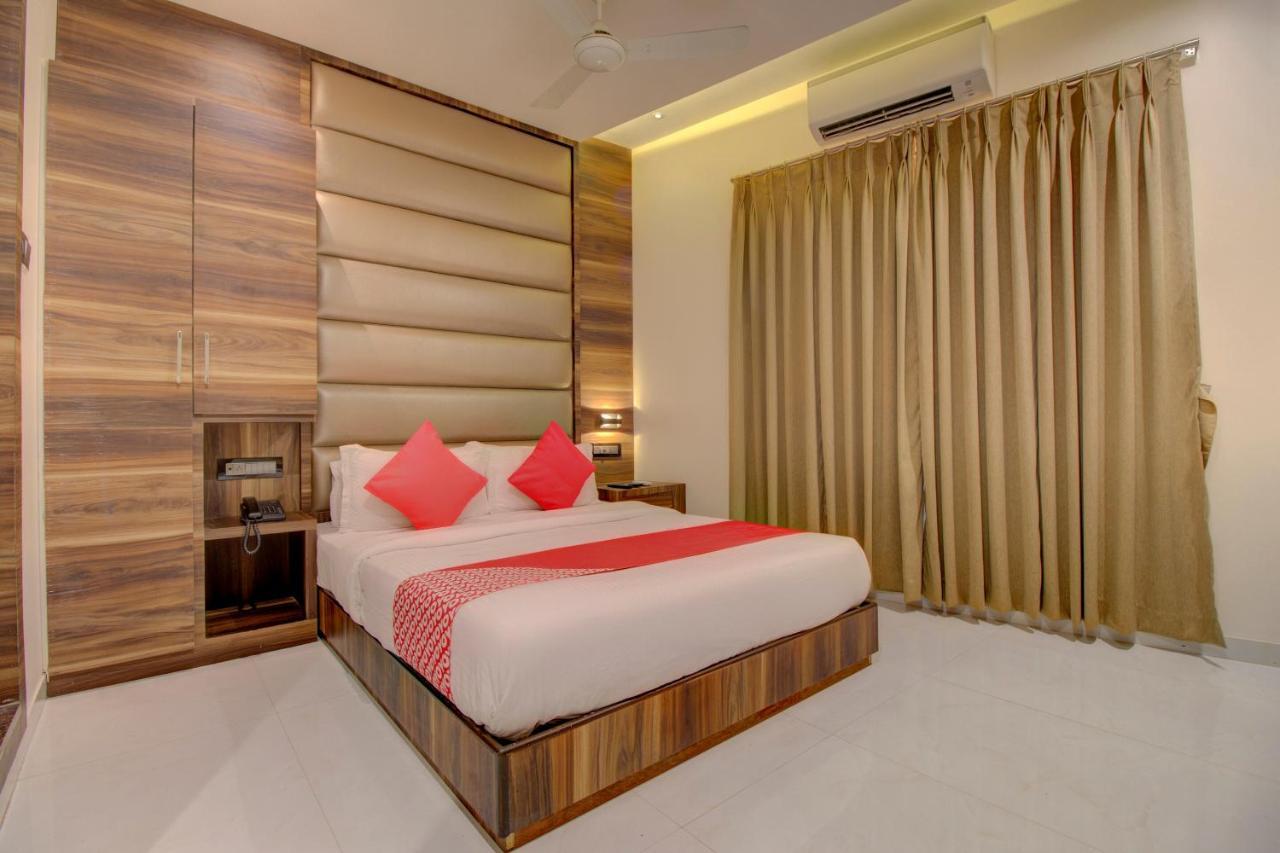 OYO 76180 Hotel Meriton Mumbai Exterior foto
