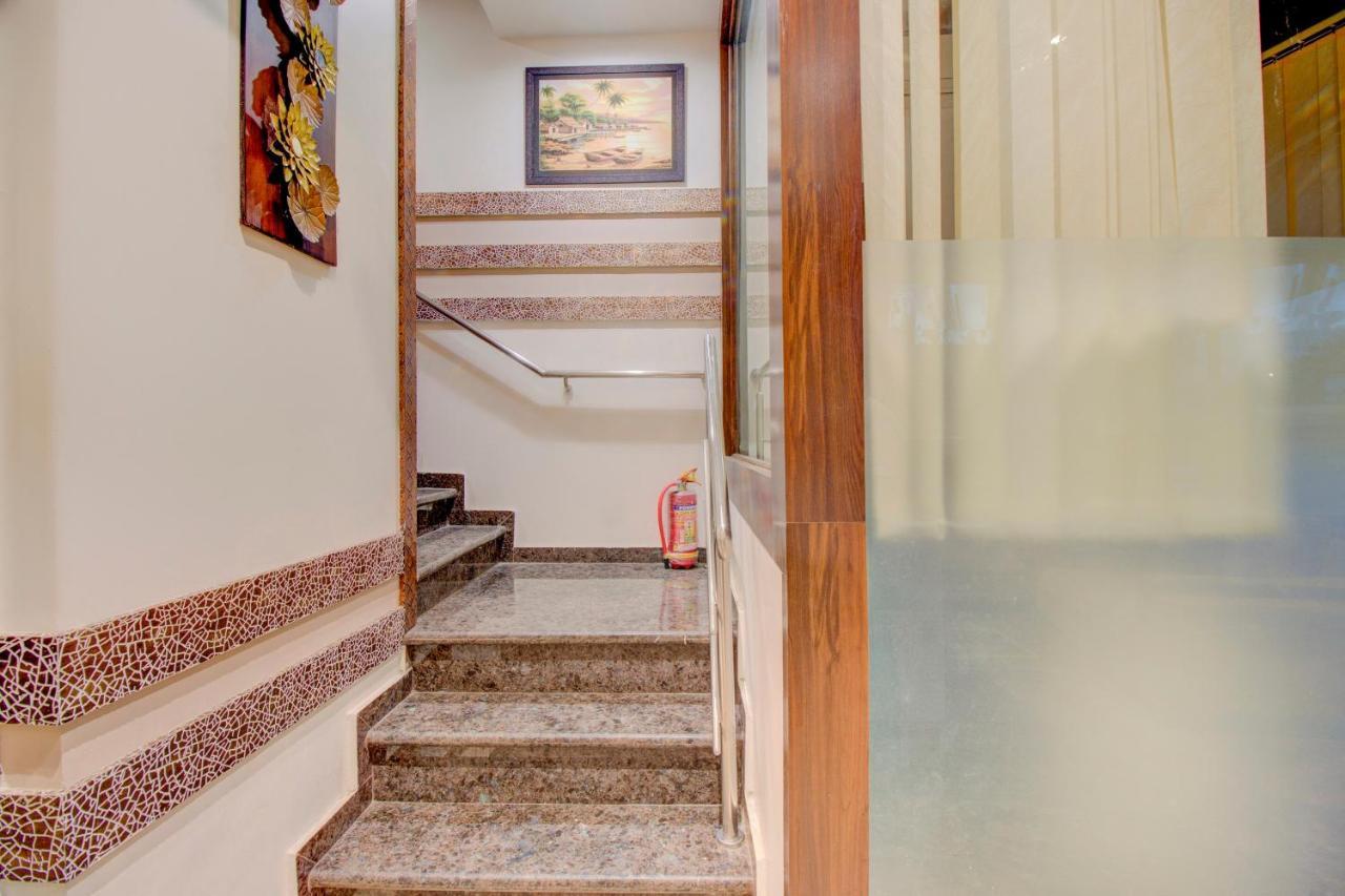 OYO 76180 Hotel Meriton Mumbai Exterior foto