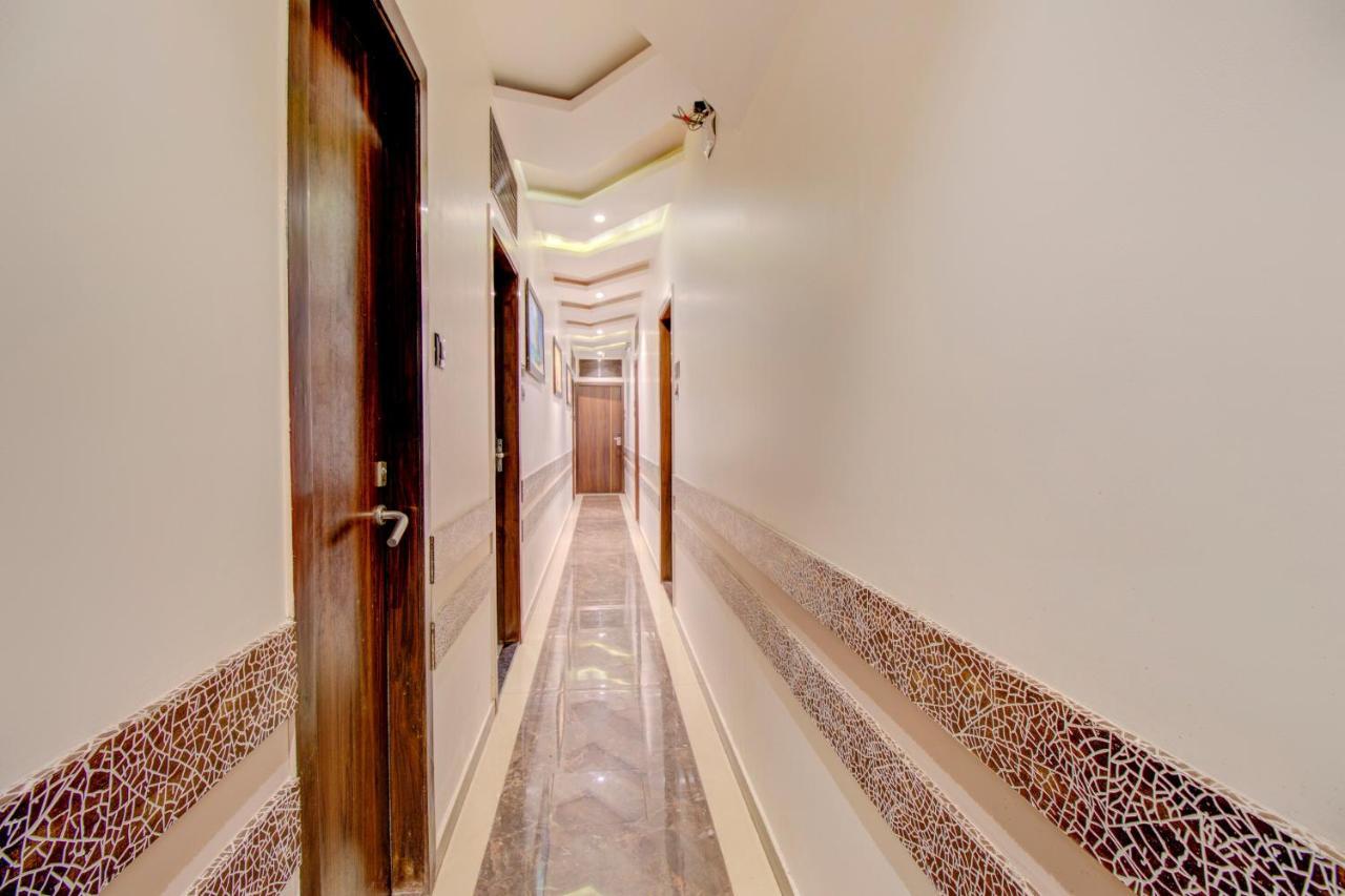 OYO 76180 Hotel Meriton Mumbai Exterior foto